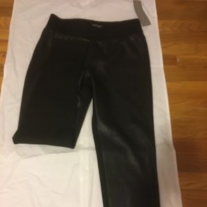 LEGGINGS WITH BLACK PLEATHER FRONT